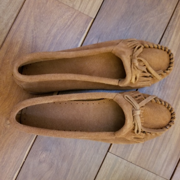 New Tamarack Cow Hide Moccasins size 9 - Picture 1 of 3